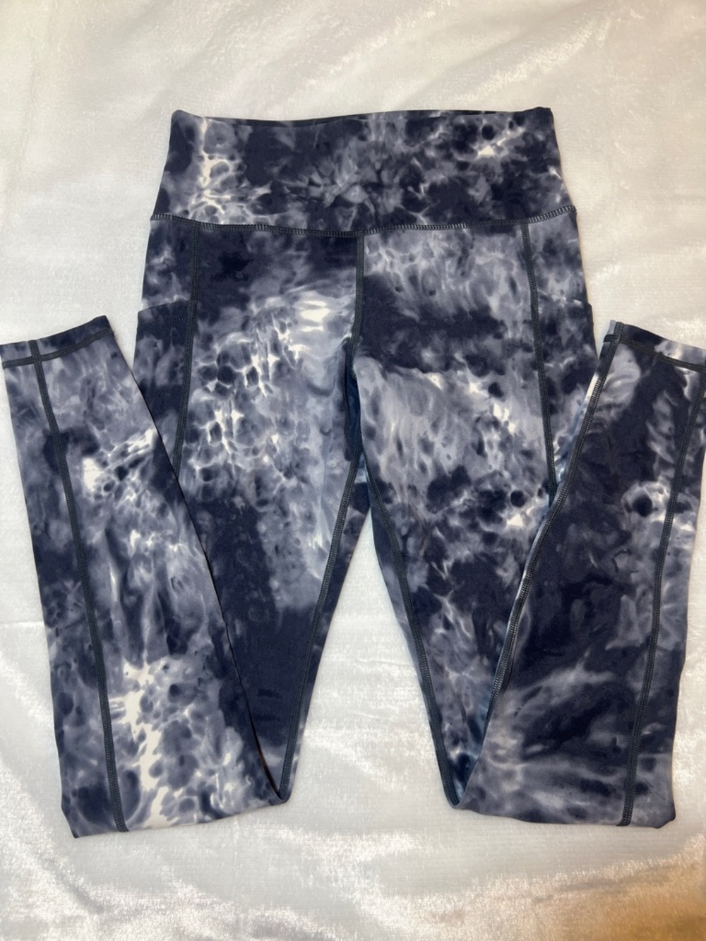 ZYIA Black & White Marbled Active Leggings Size 4